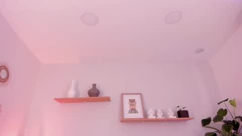 Snapshot of moll1e_ chatting on March 4, 2025, 3:15 pm M o L l i E  online show from March 4, 2025, 3:15 pm