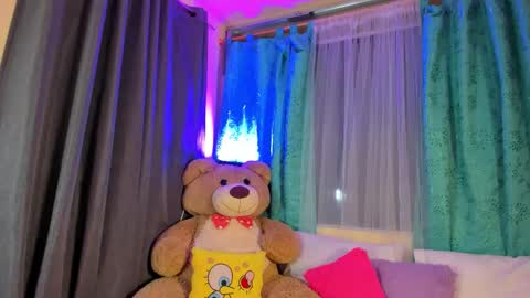 M o L l i E  online show from January 6, 2026, 10:12 pm