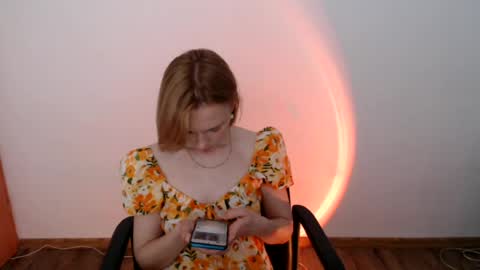 mollilove online show from June 19, 2026, 9:46 am
