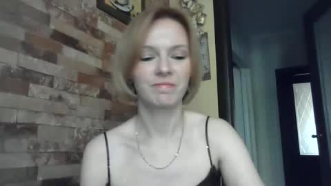 mollilove online show from June 20, 2026, 8:06 am