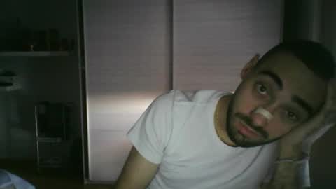 mollo20 online show from October 19, 2025, 3:23 pm