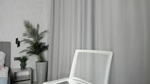 Snapshot of molly_555 chatting on October 14, 2025, 3:07 am Sima online show from October 14, 2025, 3:07 am