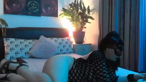 Snapshot of molly_blanka chatting on October 8, 2025, 10:07 pm Molly online show from October 8, 2025, 10:07 pm