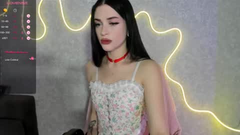 Snapshot of molly_crystall chatting on October 7, 2025, 4:53 am Molly - online show from October 7, 2025, 4:53 am