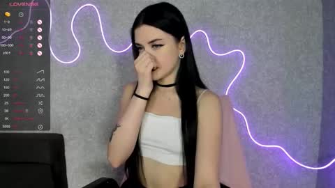 Snapshot of molly_crystall chatting on October 10, 2025, 5:39 am Molly - online show from October 10, 2025, 5:39 am