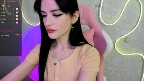 Snapshot of molly_crystall chatting on April 21, 2026, 4:19 am Molly - online show from April 21, 2026, 4:19 am