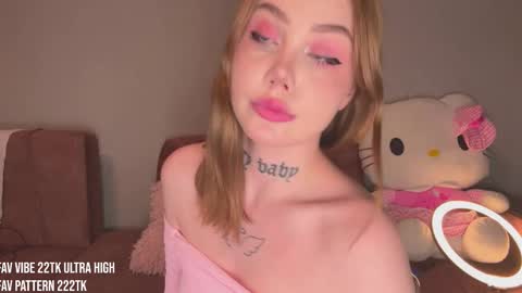 Snapshot of molly_dose chatting on October 4, 2025, 3:32 pm Molly dose online show from October 4, 2025, 3:32 pm