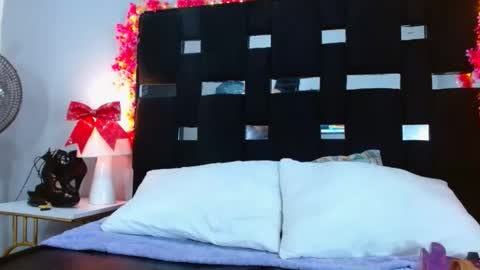 molly online show from December 22, 2024, 6:15 pm
