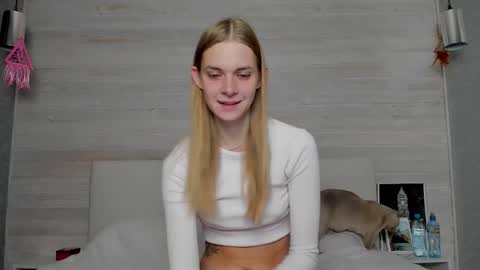 Snapshot of molly_hunt chatting on October 20, 2025, 3:18 am Molly Hunt online show from October 20, 2025, 3:18 am