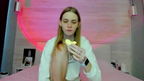 Molly Hunt online show from April 5, 2026, 5:15 am