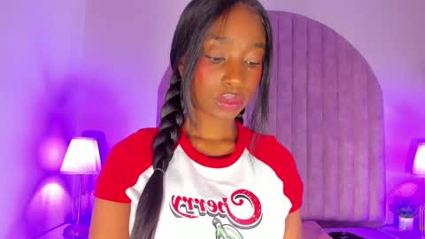 Snapshot of molly_jackson chatting on February 11, 2025, 5:29 pm Molly Jackson online show from February 11, 2025, 5:29 pm