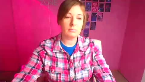 Molly online show from November 30, 2025, 12:42 pm