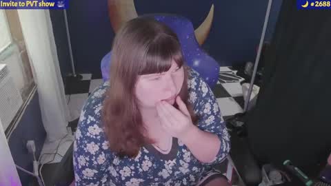 Snapshot of molly_moons chatting on September 14, 2025, 8:41 pm molly_moons online show from September 14, 2025, 8:41 pm