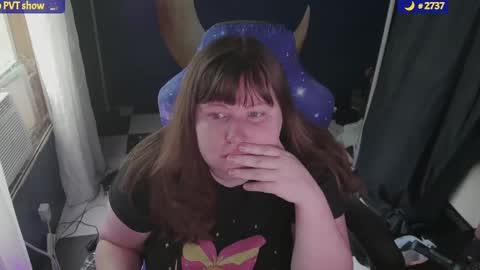 Snapshot of molly_moons chatting on September 15, 2025, 6:41 pm molly_moons online show from September 15, 2025, 6:41 pm