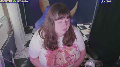 Snapshot of molly_moons chatting on September 16, 2025, 8:10 pm molly_moons online show from September 16, 2025, 8:10 pm