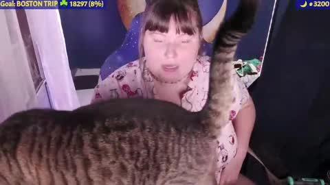 Snapshot of molly_moons chatting on September 23, 2025, 2:03 am molly_moons online show from September 23, 2025, 2:03 am