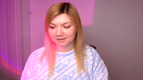 Snapshot of molly_moree chatting on January 7, 2025, 12:20 pm Molly online show from January 7, 2025, 12:20 pm