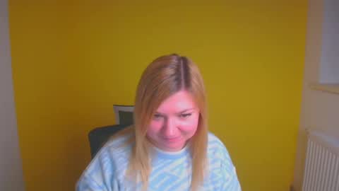 Snapshot of molly_moree chatting on January 12, 2025, 3:25 pm Molly online show from January 12, 2025, 3:25 pm