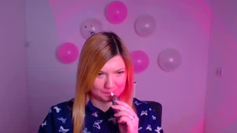 Snapshot of molly_moree chatting on February 15, 2025, 6:23 am Molly online show from February 15, 2025, 6:23 am