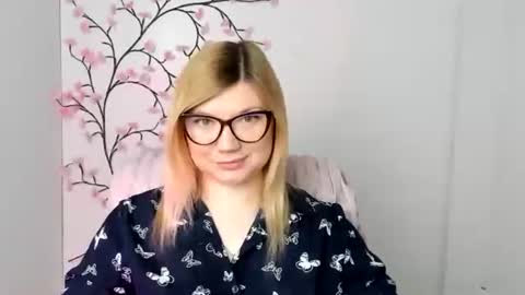 Molly online show from March 7, 2026, 6:43 am