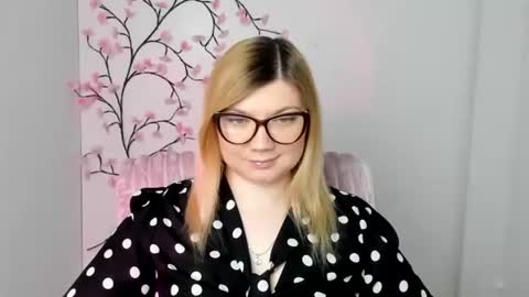 Molly online show from April 6, 2026, 11:33 am