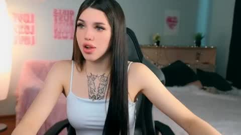 Snapshot of molly_rettyy chatting on June 14, 2026, 4:14 am Molly online show from June 14, 2026, 4:14 am
