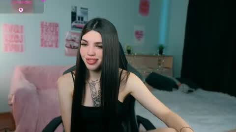 Snapshot of molly_rettyy chatting on July 10, 2026, 4:17 am Molly online show from July 10, 2026, 4:17 am
