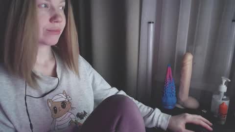 I have new photos come and see with love Molly online show from January 26, 2025, 3:27 am