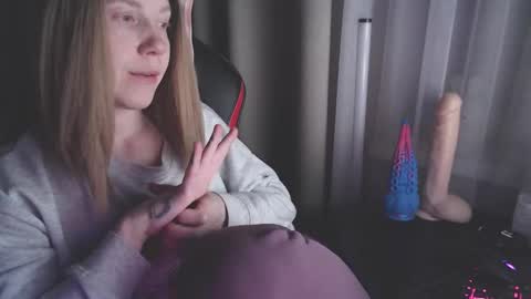 I have new photos come and see with love Molly online show from January 26, 2025, 2:41 pm