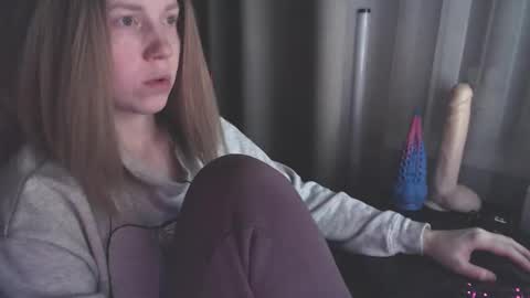 I have new photos come and see with love Molly online show from January 27, 2025, 4:33 pm