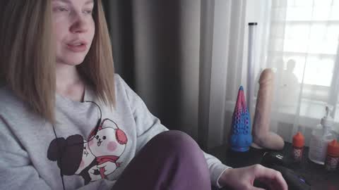 I have new photos come and see with love Molly online show from February 2, 2025, 8:57 am