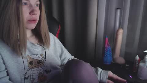 I have new photos come and see with love Molly online show from February 21, 2025, 3:01 am