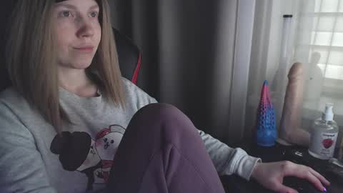 I have new photos come and see with love Molly online show from March 4, 2025, 7:08 am