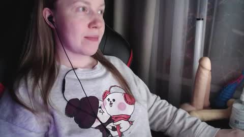 I have new photos come and see with love Molly online show from March 7, 2026, 9:12 pm