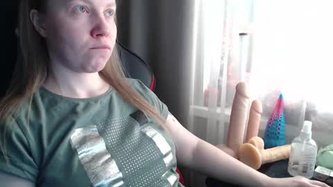 I have new photos come and see with love Molly online show from March 18, 2026, 8:17 am