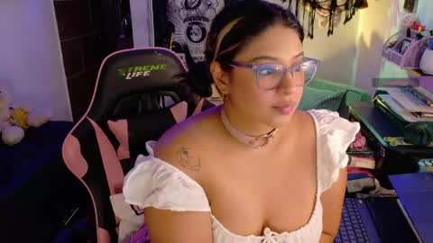 Molly online show from April 17, 2026, 5:54 am