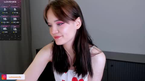 Molly Sulivan online show from September 25, 2025, 5:16 pm