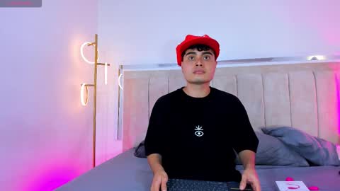 molly_sweetlove online show from December 4, 2025, 7:11 pm