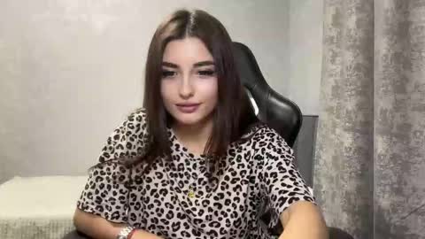 Molly online show from November 8, 2025, 7:12 pm