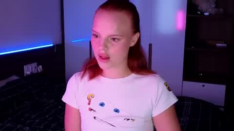 Snapshot of mollybossy chatting on July 12, 2026, 12:56 am Molly online show from July 12, 2026, 12:56 am