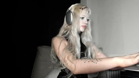 Snapshot of mollycodle chatting on January 27, 2025, 4:54 pm Goddess Katherine online show from January 27, 2025, 4:54 pm
