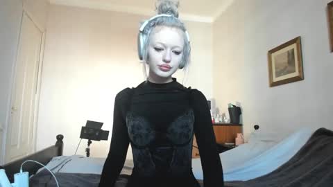 Snapshot of mollycodle chatting on February 11, 2025, 7:33 am Goddess Katherine online show from February 11, 2025, 7:33 am