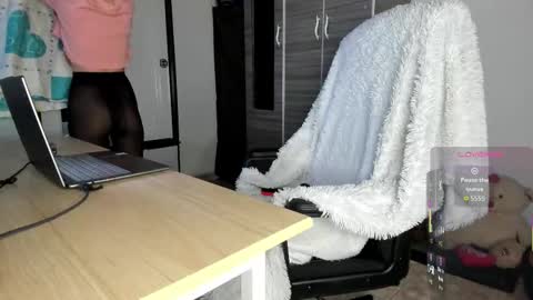 Molly  online show from February 12, 2026, 4:02 pm