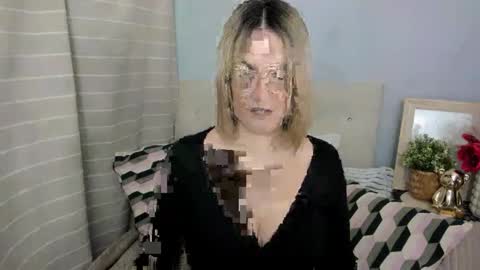 Snapshot of mollycrazy chatting on February 15, 2026, 5:15 am MollyCrazy online show from February 15, 2026, 5:15 am