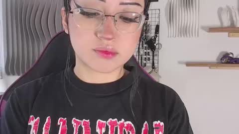   Please follow me and rate me a thumbs up online show from November 22, 2025, 5:56 pm