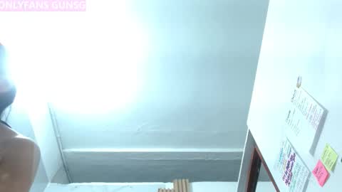  MOLLY  GUNSG online show from October 15, 2025, 8:31 pm