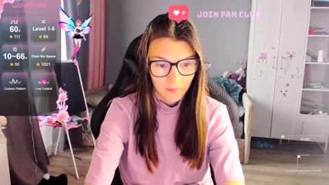  KIRA  online show from October 6, 2025, 4:10 am