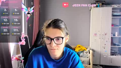  KIRA  online show from October 7, 2025, 6:43 am