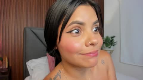 mollylove_ online show from April 9, 2026, 7:08 pm