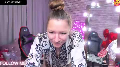 Snapshot of mollynay chatting on March 1, 2025, 1:00 am hi im Molly heregreat boobs big heart warm pussy online show from March 1, 2025, 1:00 am